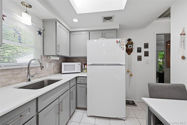 25 Valley Circle, Miller Place, NY 11764