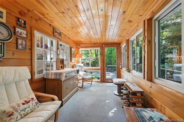 25 Valley Circle, Miller Place, NY 11764