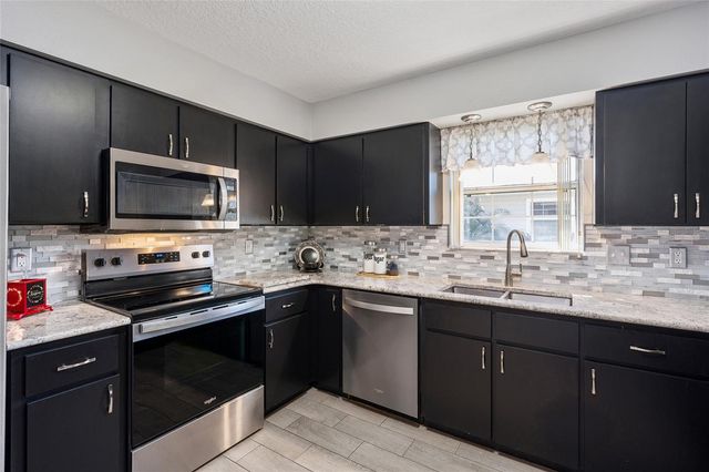 1969 GOLDEN PALM CIRCLE, Tavares, FL 32778