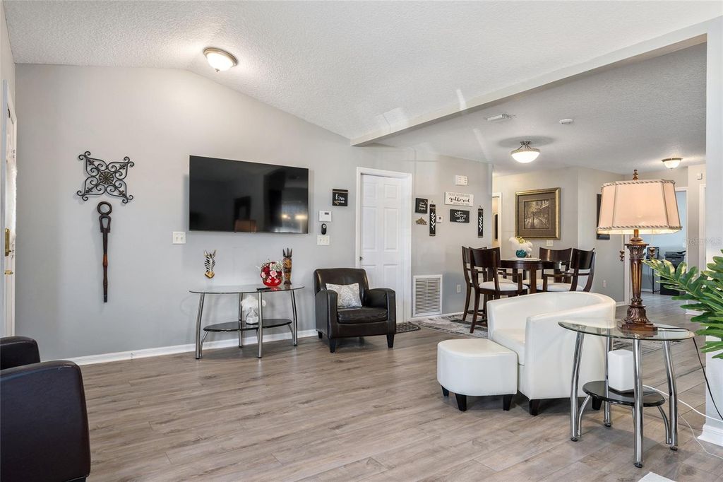 Image 15 of property listing at 1969 GOLDEN PALM CIRCLE, Tavares, FL 32778