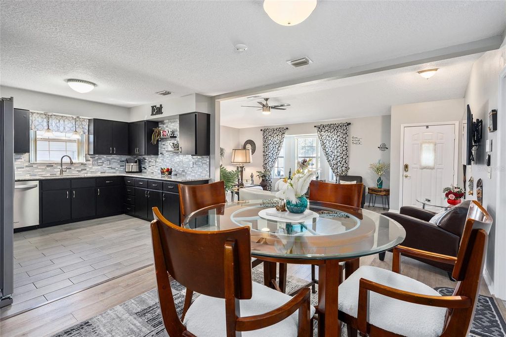 Image 17 of property listing at 1969 GOLDEN PALM CIRCLE, Tavares, FL 32778