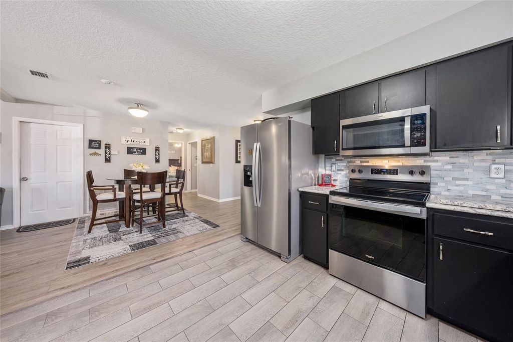 Image 21 of property listing at 1969 GOLDEN PALM CIRCLE, Tavares, FL 32778