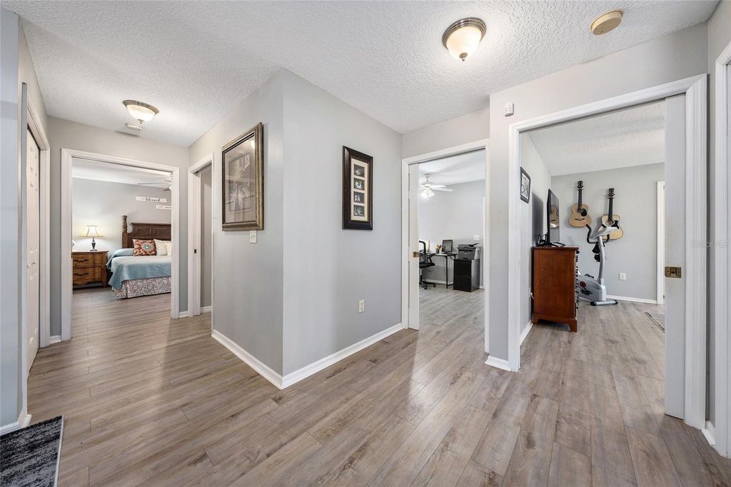 Image 25 of property listing at 1969 GOLDEN PALM CIRCLE, Tavares, FL 32778