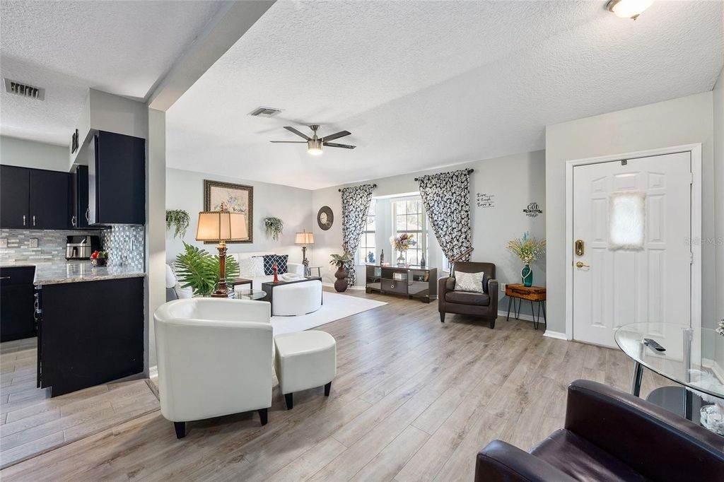 Image 4 of property listing at 1969 GOLDEN PALM CIRCLE, Tavares, FL 32778