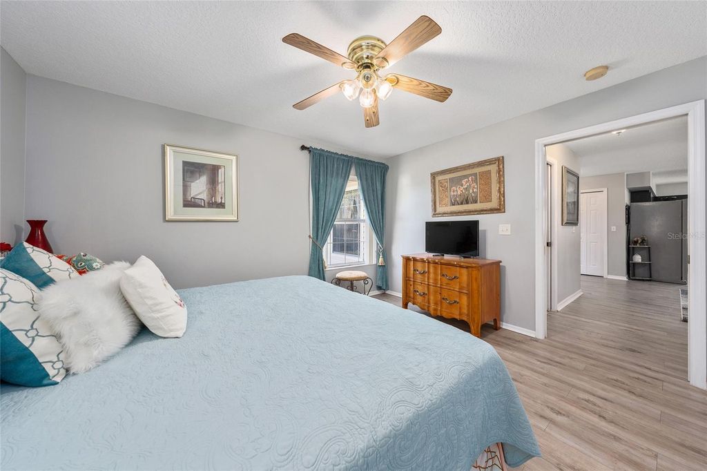 Image 37 of property listing at 1969 GOLDEN PALM CIRCLE, Tavares, FL 32778