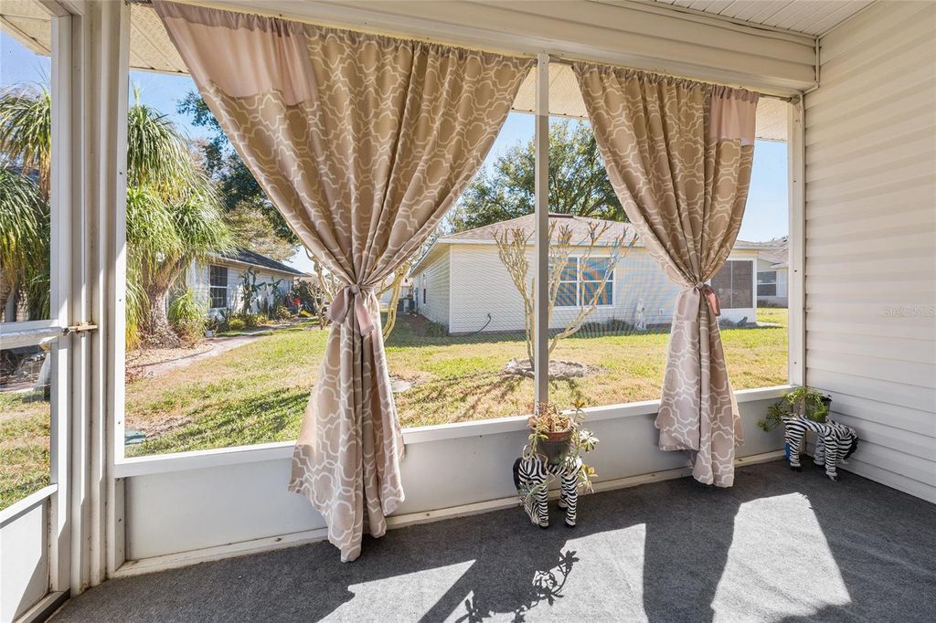 Image 44 of property listing at 1969 GOLDEN PALM CIRCLE, Tavares, FL 32778