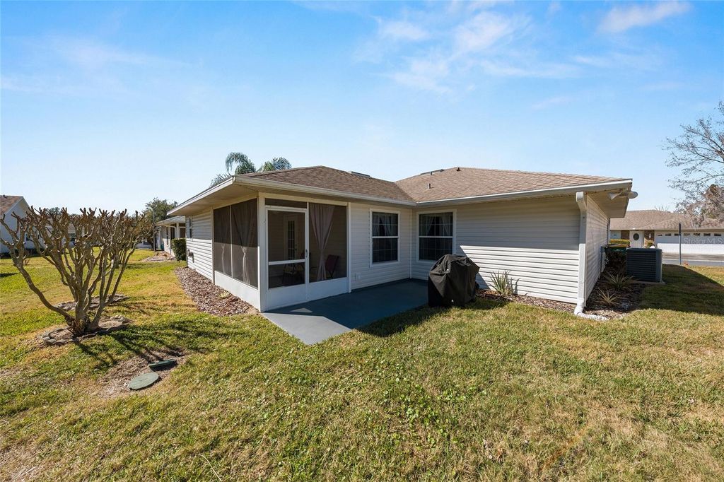 Image 47 of property listing at 1969 GOLDEN PALM CIRCLE, Tavares, FL 32778