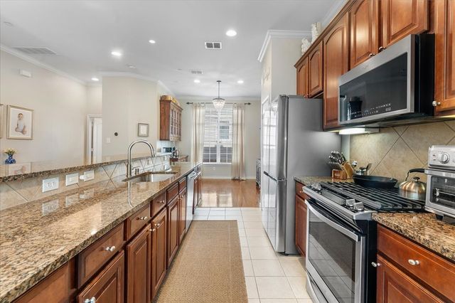 15765 Seabolt 41, Addison, TX 75001