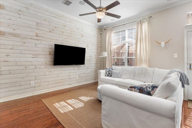 15765 Seabolt 41, Addison, TX 75001