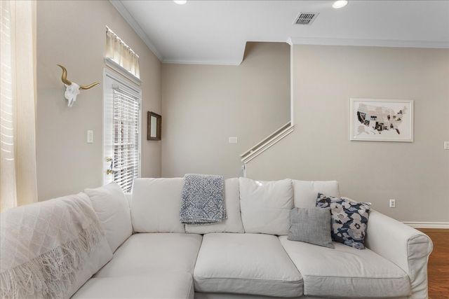 15765 Seabolt 41, Addison, TX 75001