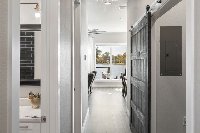 6811 Briar Road, Azle, TX 76020