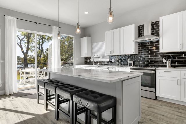 6811 Briar Road, Azle, TX 76020