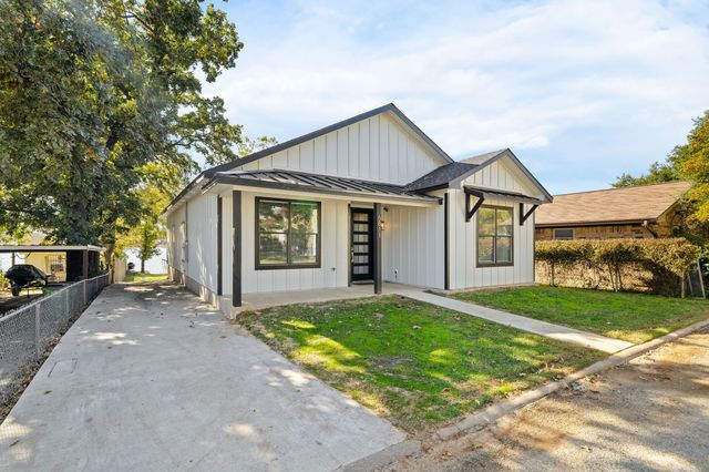 6811 Briar Road, Azle, TX 76020