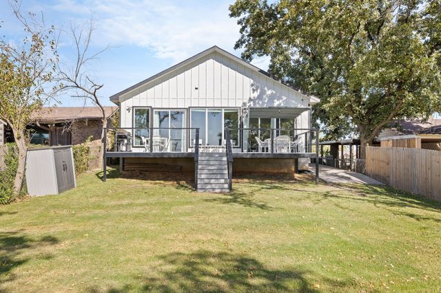 6811 Briar Road, Azle, TX 76020