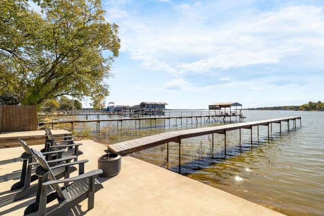 6811 Briar Road, Azle, TX 76020