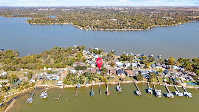 6811 Briar Road, Azle, TX 76020