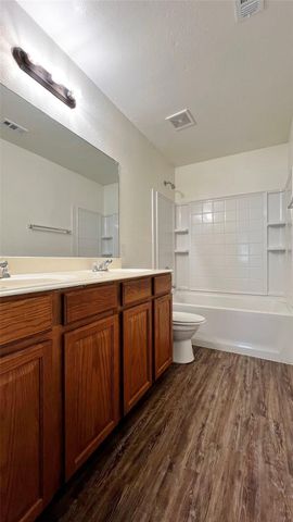 1724 Quails Nest Drive, Fort Worth, TX 76177