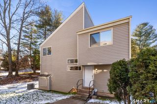 20 Cherokee Court 20, Cromwell, CT 06416