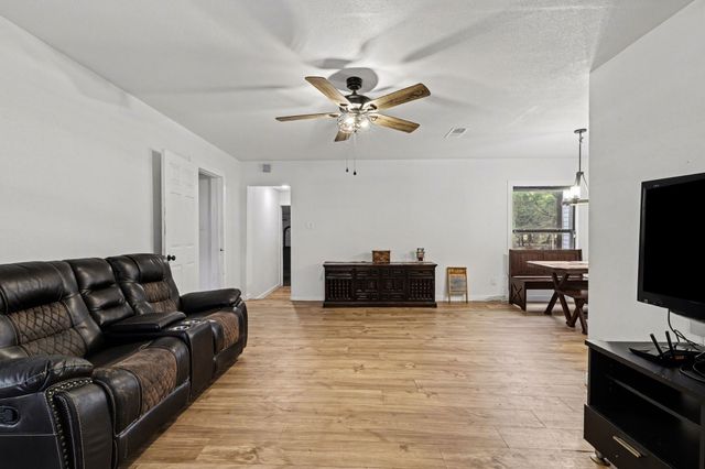 1113 Commerce Drive, Greenville, TX 75401