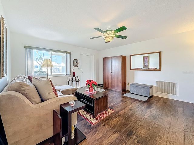 9729 36TH WAY N 4, Pinellas Park, FL 33782