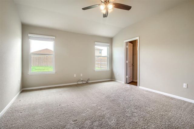 102 Sulphur River LOOP, Hutto, TX 78634