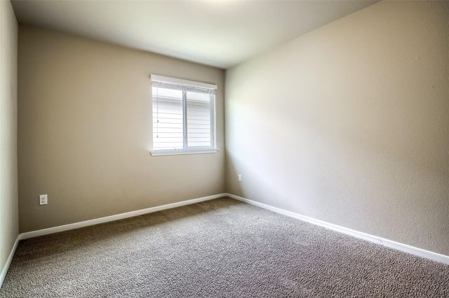 102 Sulphur River LOOP, Hutto, TX 78634