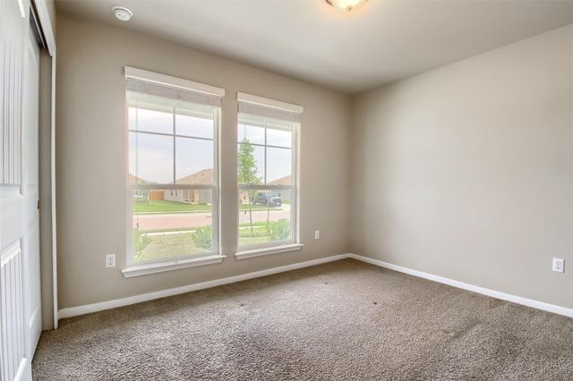 102 Sulphur River LOOP, Hutto, TX 78634