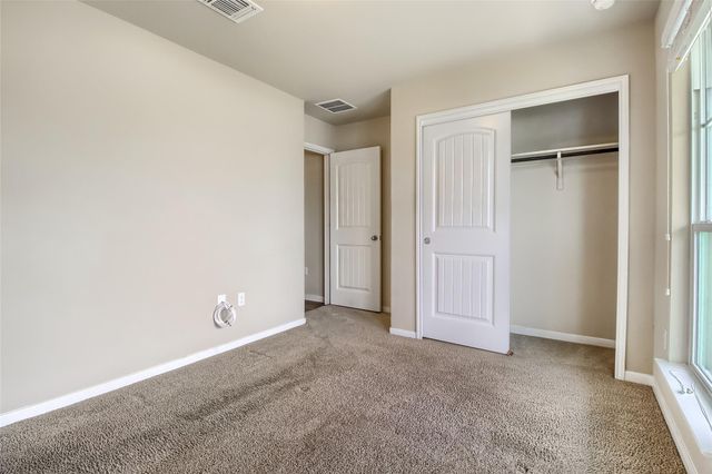 102 Sulphur River LOOP, Hutto, TX 78634