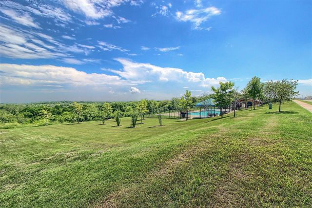 102 Sulphur River LOOP, Hutto, TX 78634