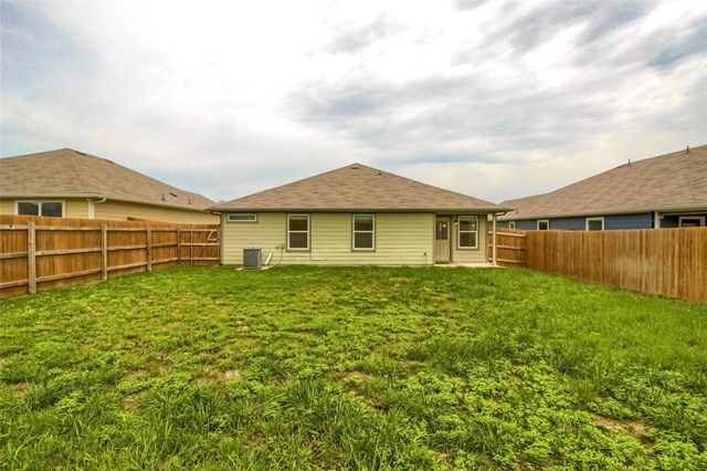 102 Sulphur River LOOP, Hutto, TX 78634