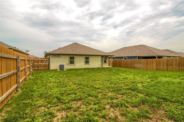 102 Sulphur River LOOP, Hutto, TX 78634