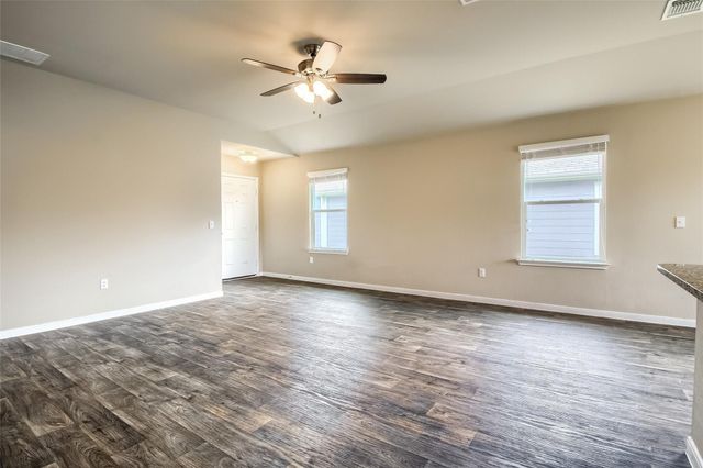 102 Sulphur River LOOP, Hutto, TX 78634