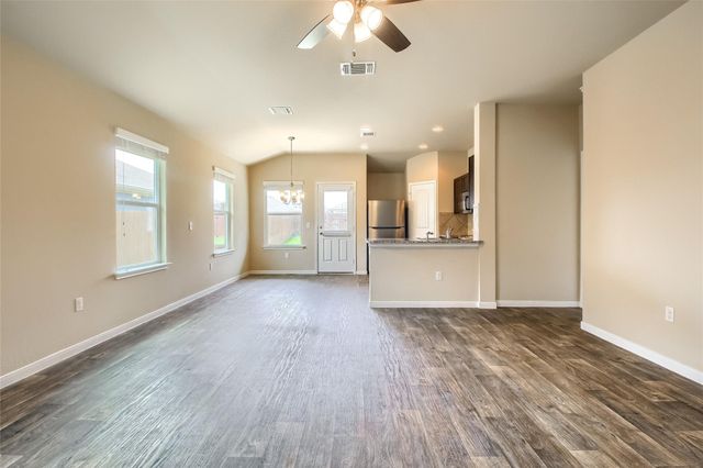 102 Sulphur River LOOP, Hutto, TX 78634