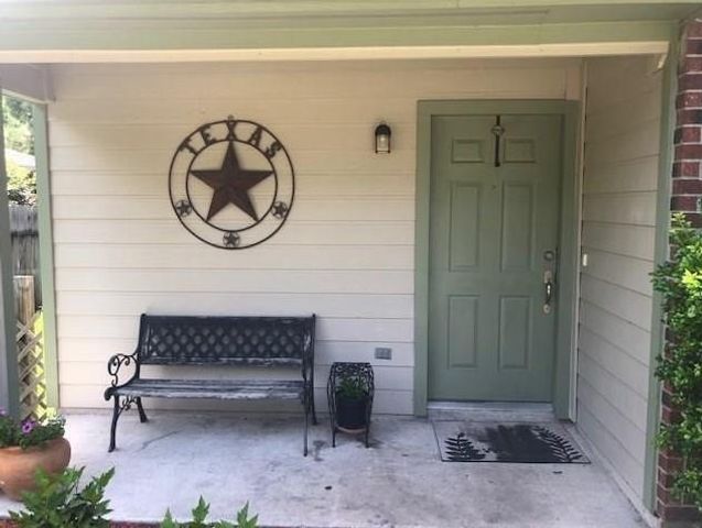 906 Yacht Court, Crosby, TX 77532