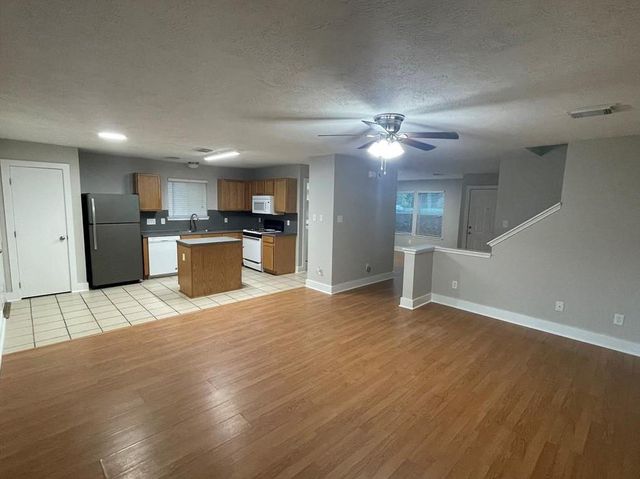 906 Yacht Court, Crosby, TX 77532
