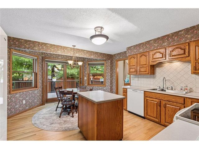 1705 Laurel Avenue, Hudson, WI 54016