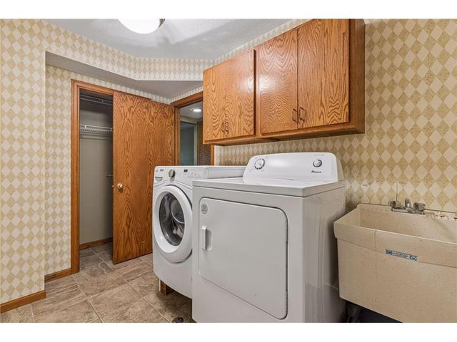 1705 Laurel Avenue, Hudson, WI 54016