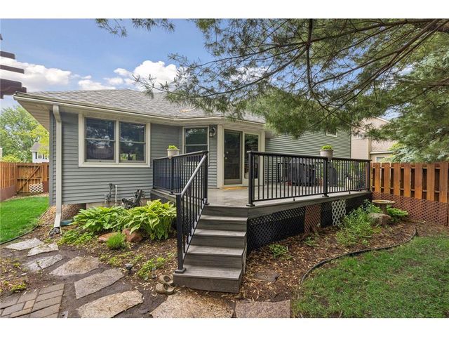 1705 Laurel Avenue, Hudson, WI 54016