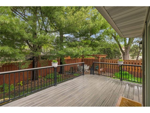1705 Laurel Avenue, Hudson, WI 54016