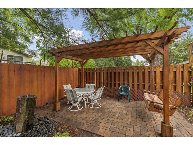 1705 Laurel Avenue, Hudson, WI 54016