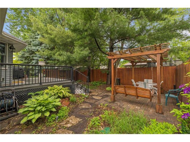 1705 Laurel Avenue, Hudson, WI 54016