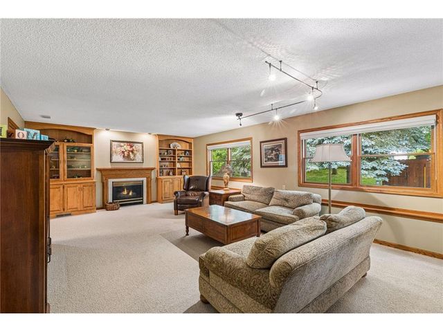 1705 Laurel Avenue, Hudson, WI 54016