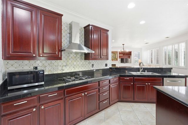 9707 Nature Trail Way, Elk Grove, CA 95757