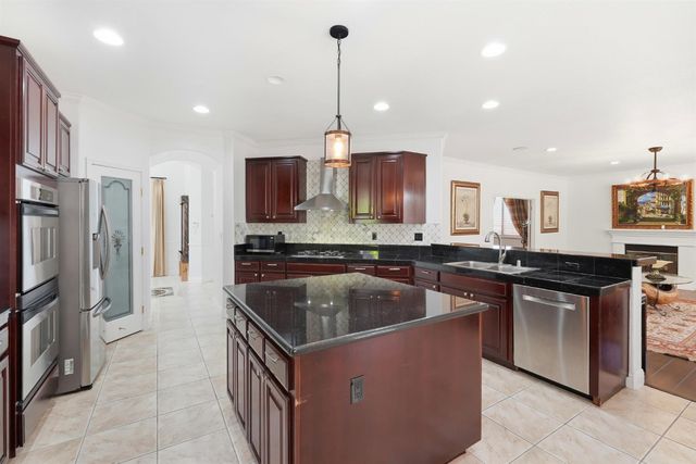 9707 Nature Trail Way, Elk Grove, CA 95757