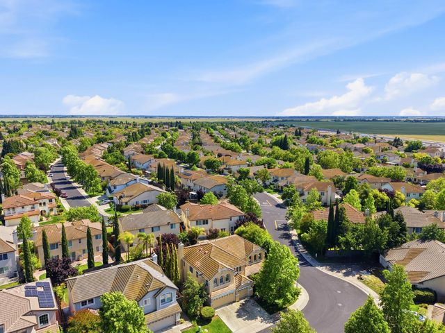 9707 Nature Trail Way, Elk Grove, CA 95757