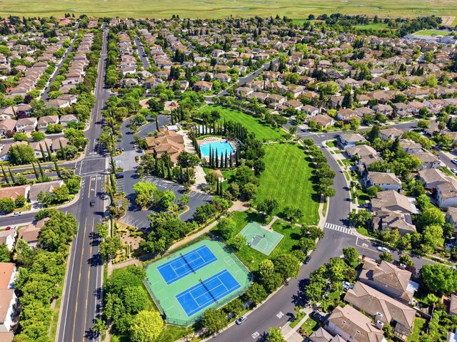 9707 Nature Trail Way, Elk Grove, CA 95757