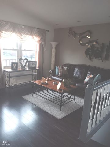 2526 N Willow Way, Indianapolis, IN 46268