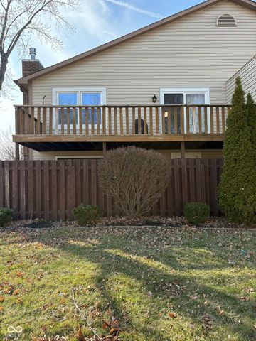 2526 N Willow Way, Indianapolis, IN 46268