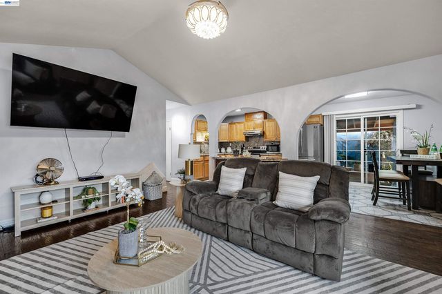 1615 85Th Ave, Oakland, CA 94621