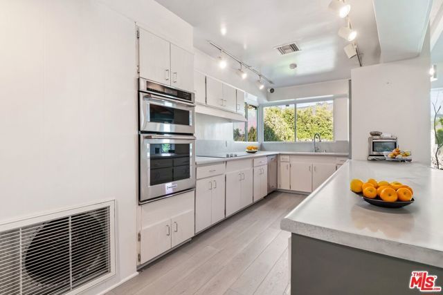 1127 Angelo Drive, Beverly Hills, CA 90210